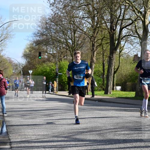 12.04.2026 - 45. Internationalen Wilhelmsburger Insellauf J. Mangold http://msf.ph/oto/9458083 12.04.2026 10:35:00 Ziel 3324, 5492, 5036, 5048, 2423, 2814, 4000, 5551, 4109, 2497, 2583, 2583, 3759, 4127, 5523, 4884, 5603 meine-sportfotos.de