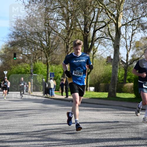 12.04.2026 - 45. Internationalen Wilhelmsburger Insellauf J. Mangold http://msf.ph/oto/9458095 12.04.2026 10:35:00 Ziel 3324, 5492, 5036, 5048, 2423, 2814, 4000, 5551, 4109, 2497, 2583, 2583, 3759, 4127, 5523, 4884, 5603 meine-sportfotos.de