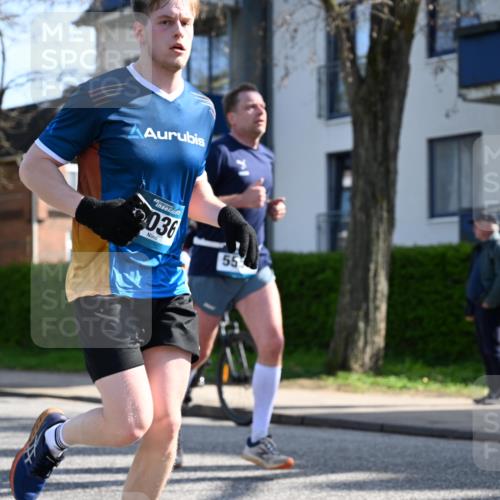 12.04.2026 - 45. Internationalen Wilhelmsburger Insellauf J. Mangold http://msf.ph/oto/9458107 12.04.2026 10:35:02 Ziel 5492, 5036, 5048, 2423, 2814, 4000, 5551, 4109, 2497, 2583, 3759, 4127, 4127, 5523, 4884, 5603, 4521, 5731 meine-sportfotos.de