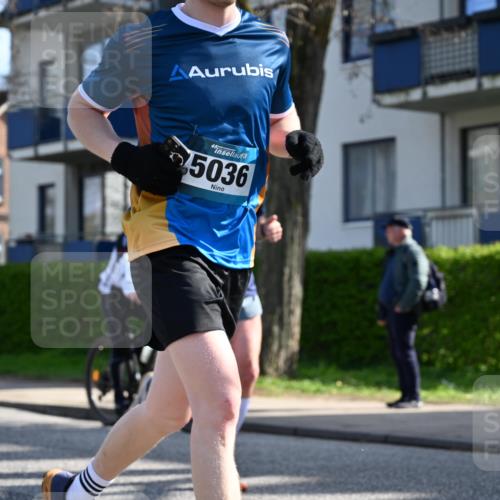 12.04.2026 - 45. Internationalen Wilhelmsburger Insellauf J. Mangold http://msf.ph/oto/9458110 12.04.2026 10:35:02 Ziel 5492, 5036, 5048, 2423, 2814, 4000, 5551, 4109, 2497, 2583, 3759, 4127, 4127, 5523, 4884, 5603, 4521, 5731 meine-sportfotos.de