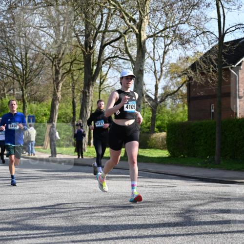 12.04.2026 - 45. Internationalen Wilhelmsburger Insellauf J. Mangold http://msf.ph/oto/9458115 12.04.2026 10:35:07 Ziel 5036, 5048, 2423, 2814, 4000, 5551, 4109, 2497, 2583, 3759, 4127, 5523, 4884, 5603, 4521, 5731, 5950, 5042 meine-sportfotos.de