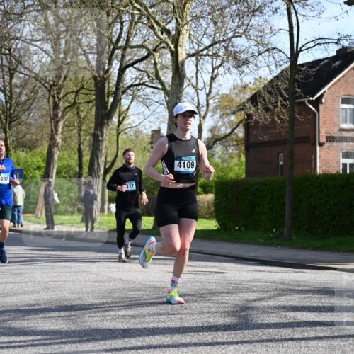12.04.2026 - 45. Internationalen Wilhelmsburger Insellauf J. Mangold http://msf.ph/oto/9458118 12.04.2026 10:35:07 Ziel 5036, 5048, 2423, 2814, 4000, 5551, 4109, 2497, 2583, 3759, 4127, 5523, 4884, 5603, 4521, 5731, 5950, 5042 meine-sportfotos.de