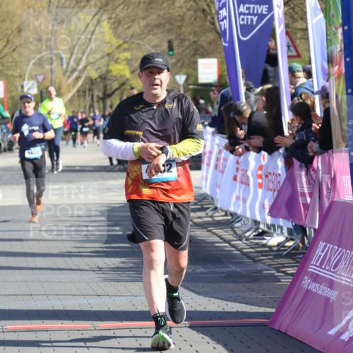 12.04.2026 - 45. Internationalen Wilhelmsburger Insellauf Strokosch-Dieckow http://msf.ph/oto/9458125 12.04.2026 10:47:52 Ziel 2358, 4932 meine-sportfotos.de