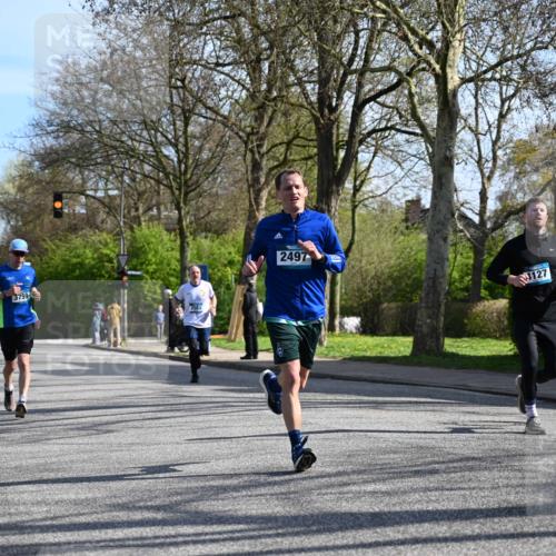 12.04.2026 - 45. Internationalen Wilhelmsburger Insellauf J. Mangold http://msf.ph/oto/9458128 12.04.2026 10:35:09 Ziel 5036, 5048, 2423, 2814, 4000, 5551, 4109, 2497, 2583, 3759, 4127, 5523, 4884, 5603, 5603, 4521, 5731, 5950, 5042, 4050 meine-sportfotos.de