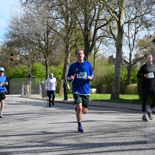 12.04.2026 - 45. Internationalen Wilhelmsburger Insellauf J. Mangold http://msf.ph/oto/9458129 12.04.2026 10:35:09 Ziel 5036, 5048, 2423, 2814, 4000, 5551, 4109, 2497, 2583, 3759, 4127, 5523, 4884, 5603, 5603, 4521, 5731, 5950, 5042, 4050 meine-sportfotos.de