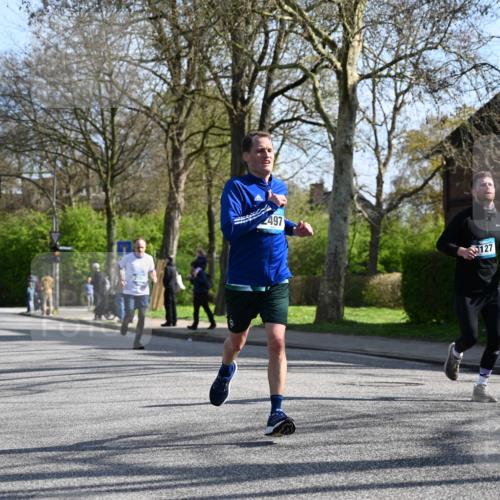 12.04.2026 - 45. Internationalen Wilhelmsburger Insellauf J. Mangold http://msf.ph/oto/9458133 12.04.2026 10:35:09 Ziel 5036, 5048, 2423, 2814, 4000, 5551, 4109, 2497, 2583, 3759, 4127, 5523, 4884, 5603, 5603, 4521, 5731, 5950, 5042, 4050 meine-sportfotos.de