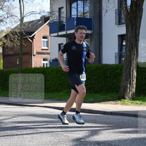 12.04.2026 - 45. Internationalen Wilhelmsburger Insellauf J. Mangold http://msf.ph/oto/9458181 12.04.2026 10:35:25 Ziel 2583, 3759, 4127, 5523, 4884, 5603, 4521, 4521, 5731, 5950, 5042, 4050, 5589, 3084, 3516, 3221, 2192, 3731, 4118 meine-sportfotos.de