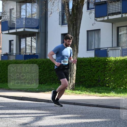 12.04.2026 - 45. Internationalen Wilhelmsburger Insellauf J. Mangold http://msf.ph/oto/9458197 12.04.2026 10:35:27 Ziel 4127, 5523, 4884, 5603, 4521, 5731, 5950, 5042, 4050, 5589, 3084, 3516, 3221, 2192, 3731, 4118 meine-sportfotos.de