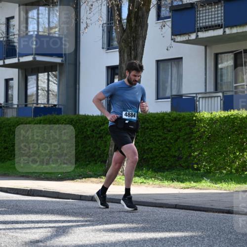 12.04.2026 - 45. Internationalen Wilhelmsburger Insellauf J. Mangold http://msf.ph/oto/9458198 12.04.2026 10:35:27 Ziel 4127, 5523, 4884, 5603, 4521, 5731, 5950, 5042, 4050, 5589, 3084, 3516, 3221, 2192, 3731, 4118 meine-sportfotos.de