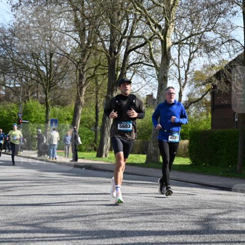 12.04.2026 - 45. Internationalen Wilhelmsburger Insellauf J. Mangold http://msf.ph/oto/9458208 12.04.2026 10:35:36 Ziel 4884, 5603, 4521, 5731, 5950, 5042, 4050, 5589, 3084, 3516, 3084, 3516, 3221, 2192, 3731, 4118, 4118, 4190, 4439 meine-sportfotos.de