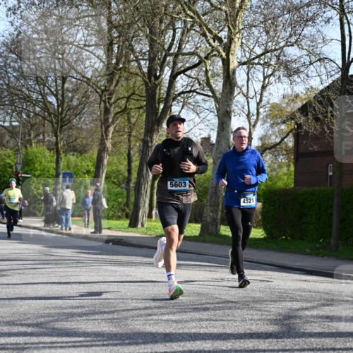 12.04.2026 - 45. Internationalen Wilhelmsburger Insellauf J. Mangold http://msf.ph/oto/9458209 12.04.2026 10:35:36 Ziel 4884, 5603, 4521, 5731, 5950, 5042, 4050, 5589, 3084, 3516, 3084, 3516, 3221, 2192, 3731, 4118, 4118, 4190, 4439 meine-sportfotos.de