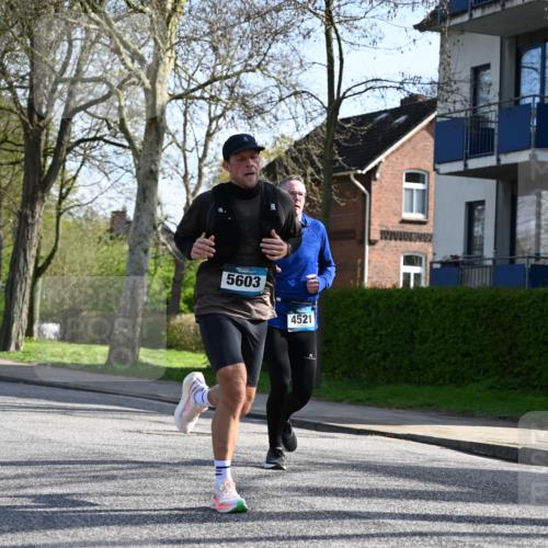 12.04.2026 - 45. Internationalen Wilhelmsburger Insellauf J. Mangold http://msf.ph/oto/9458223 12.04.2026 10:35:37 Ziel 5603, 4521, 5731, 5950, 5042, 4050, 5589, 3084, 3516, 3221, 2192, 3731, 4118, 4190, 4439 meine-sportfotos.de