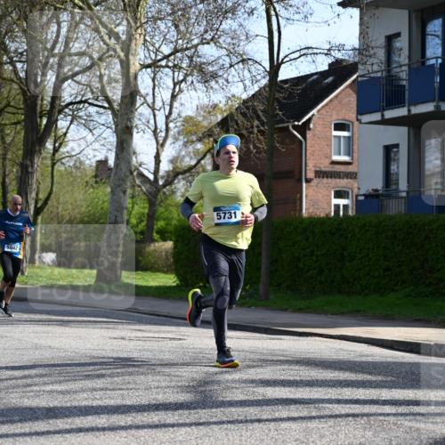 12.04.2026 - 45. Internationalen Wilhelmsburger Insellauf J. Mangold http://msf.ph/oto/9458261 12.04.2026 10:35:42 Ziel 5603, 4521, 5731, 5950, 5042, 4050, 5589, 3084, 3516, 3221, 3221, 2192, 3731, 4118, 4190, 4190, 4439, 4172, 4030, 5291 meine-sportfotos.de