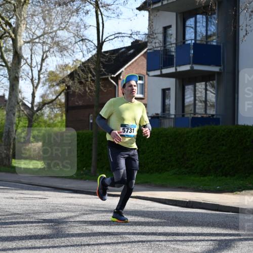 12.04.2026 - 45. Internationalen Wilhelmsburger Insellauf J. Mangold http://msf.ph/oto/9458269 12.04.2026 10:35:42 Ziel 5603, 4521, 5731, 5950, 5042, 4050, 5589, 3084, 3516, 3221, 3221, 2192, 3731, 4118, 4190, 4190, 4439, 4172, 4030, 5291 meine-sportfotos.de