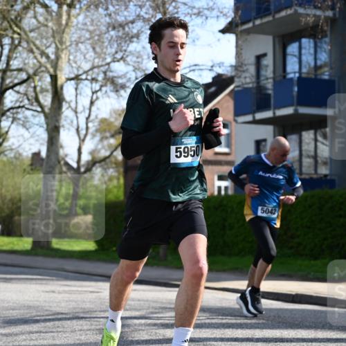 12.04.2026 - 45. Internationalen Wilhelmsburger Insellauf J. Mangold http://msf.ph/oto/9458290 12.04.2026 10:35:45 Ziel 5603, 4521, 5731, 5950, 5042, 4050, 5589, 3084, 3516, 3221, 2192, 3731, 2192, 3731, 4118, 4190, 4439, 4172, 4030, 5291 meine-sportfotos.de