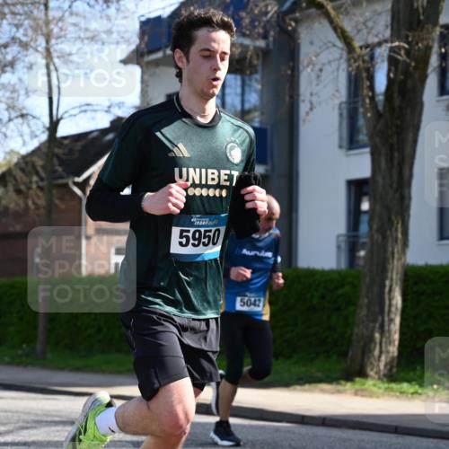 12.04.2026 - 45. Internationalen Wilhelmsburger Insellauf J. Mangold http://msf.ph/oto/9458295 12.04.2026 10:35:45 Ziel 5603, 4521, 5731, 5950, 5042, 4050, 5589, 3084, 3516, 3221, 2192, 3731, 2192, 3731, 4118, 4190, 4439, 4172, 4030, 5291 meine-sportfotos.de