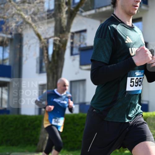 12.04.2026 - 45. Internationalen Wilhelmsburger Insellauf J. Mangold http://msf.ph/oto/9458302 12.04.2026 10:35:45 Ziel 5603, 4521, 5731, 5950, 5042, 4050, 5589, 3084, 3516, 3221, 2192, 3731, 2192, 3731, 4118, 4190, 4439, 4172, 4030, 5291 meine-sportfotos.de