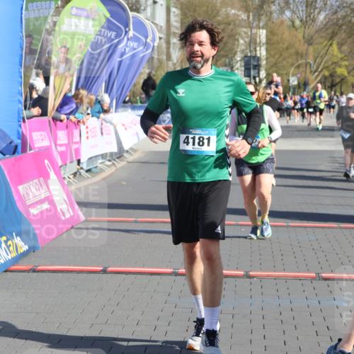 12.04.2026 - 45. Internationalen Wilhelmsburger Insellauf Strokosch-Dieckow http://msf.ph/oto/9458306 12.04.2026 10:48:04 Ziel 4181, 5272, 3174, 4360 meine-sportfotos.de