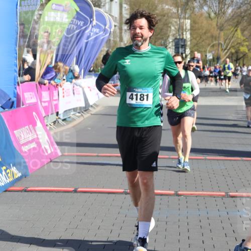 12.04.2026 - 45. Internationalen Wilhelmsburger Insellauf Strokosch-Dieckow http://msf.ph/oto/9458313 12.04.2026 10:48:04 Ziel 4181, 5272, 3174, 4360 meine-sportfotos.de