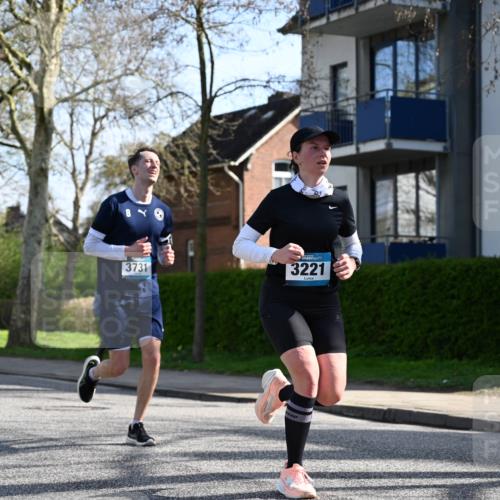 12.04.2026 - 45. Internationalen Wilhelmsburger Insellauf J. Mangold http://msf.ph/oto/9458372 12.04.2026 10:35:56 Ziel 5042, 4050, 5589, 3084, 3516, 3221, 2192, 3731, 4118, 4190, 4439, 4439, 4172, 4030, 5291, 2446, 2090, 5691 meine-sportfotos.de