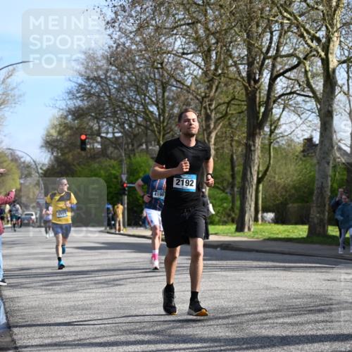 12.04.2026 - 45. Internationalen Wilhelmsburger Insellauf J. Mangold http://msf.ph/oto/9458388 12.04.2026 10:35:59 Ziel 5589, 3084, 3516, 3221, 2192, 3731, 4118, 4190, 4439, 4172, 4030, 5291, 2446, 2446, 2090, 5691, 3796, 2582 meine-sportfotos.de