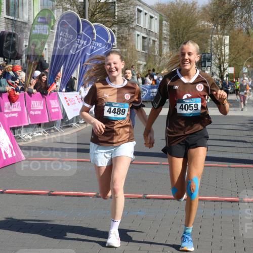 12.04.2026 - 45. Internationalen Wilhelmsburger Insellauf Strokosch-Dieckow http://msf.ph/oto/9458394 12.04.2026 11:04:45 Ziel 2664, 5792, 4059, 4489, 4686 meine-sportfotos.de