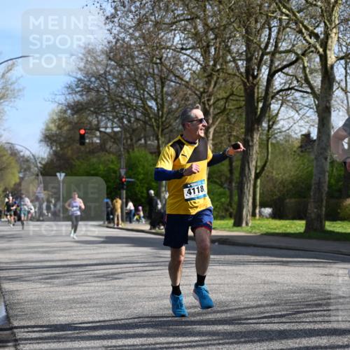 12.04.2026 - 45. Internationalen Wilhelmsburger Insellauf J. Mangold http://msf.ph/oto/9458415 12.04.2026 10:36:02 Ziel 3221, 2192, 3731, 4118, 4190, 4439, 4172, 4172, 4030, 5291, 2446, 2090, 5691, 3796, 2582, 3629, 3894 meine-sportfotos.de