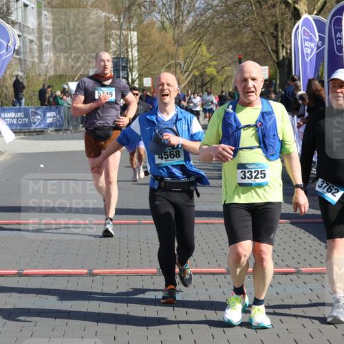12.04.2026 - 45. Internationalen Wilhelmsburger Insellauf Strokosch-Dieckow http://msf.ph/oto/9458416 12.04.2026 10:48:14 Ziel 3762, 4568, 3325, 5749, 2784 meine-sportfotos.de