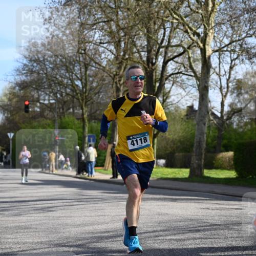 12.04.2026 - 45. Internationalen Wilhelmsburger Insellauf J. Mangold http://msf.ph/oto/9458424 12.04.2026 10:36:02 Ziel 3221, 2192, 3731, 4118, 4190, 4439, 4172, 4172, 4030, 5291, 2446, 2090, 5691, 3796, 2582, 3629, 3894 meine-sportfotos.de