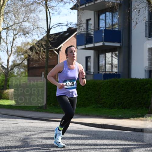 12.04.2026 - 45. Internationalen Wilhelmsburger Insellauf J. Mangold http://msf.ph/oto/9458435 12.04.2026 10:36:10 Ziel 2192, 3731, 4118, 4190, 4439, 4172, 4030, 5291, 2446, 2090, 5691, 3796, 2582, 2582, 3629, 3894, 4544, 3230 meine-sportfotos.de