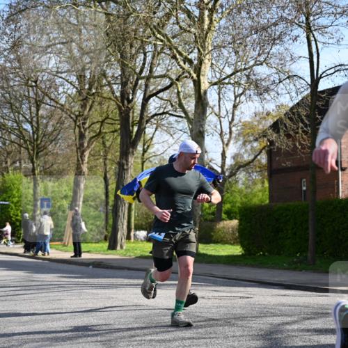 12.04.2026 - 45. Internationalen Wilhelmsburger Insellauf J. Mangold http://msf.ph/oto/9458483 12.04.2026 10:36:16 Ziel 4190, 4439, 4172, 4030, 5291, 2446, 2090, 2090, 5691, 3796, 2582, 3629, 3894, 4544, 3230, 4978 meine-sportfotos.de