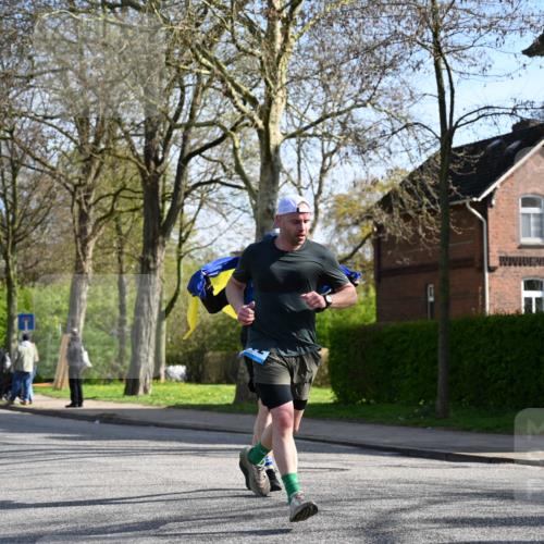 12.04.2026 - 45. Internationalen Wilhelmsburger Insellauf J. Mangold http://msf.ph/oto/9458489 12.04.2026 10:36:17 Ziel 4190, 4439, 4172, 4030, 5291, 2446, 2090, 5691, 5691, 3796, 2582, 3629, 3894, 4544, 3230, 4978 meine-sportfotos.de