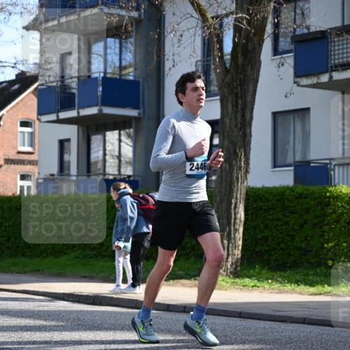 12.04.2026 - 45. Internationalen Wilhelmsburger Insellauf J. Mangold http://msf.ph/oto/9458537 12.04.2026 10:36:23 Ziel 4172, 4030, 5291, 2446, 2090, 5691, 3796, 2582, 3629, 3894, 4544, 3230, 4978, 5567, 2375 meine-sportfotos.de