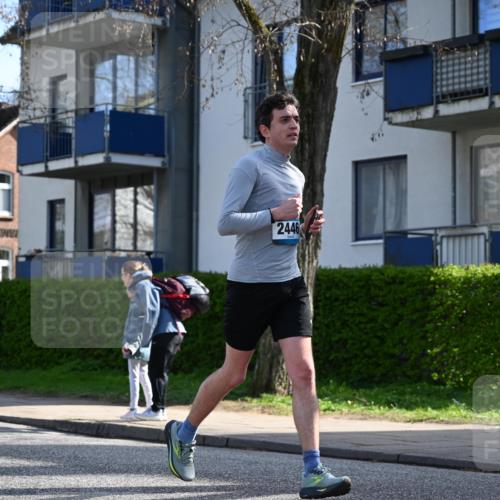 12.04.2026 - 45. Internationalen Wilhelmsburger Insellauf J. Mangold http://msf.ph/oto/9458538 12.04.2026 10:36:23 Ziel 4172, 4030, 5291, 2446, 2090, 5691, 3796, 2582, 3629, 3894, 4544, 3230, 4978, 5567, 2375 meine-sportfotos.de