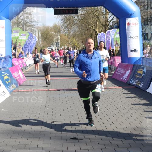 12.04.2026 - 45. Internationalen Wilhelmsburger Insellauf Strokosch-Dieckow http://msf.ph/oto/9458561 12.04.2026 10:48:25 Ziel 4834, 4330, 3311, 2809, 4415, 4681, 2373 meine-sportfotos.de