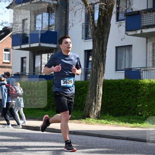 12.04.2026 - 45. Internationalen Wilhelmsburger Insellauf J. Mangold http://msf.ph/oto/9458585 12.04.2026 10:36:39 Ziel 2090, 5691, 3796, 2582, 3629, 3894, 4544, 3230, 4978, 5567, 2375, 2444, 3670, 2451, 2106, 4467, 4482 meine-sportfotos.de