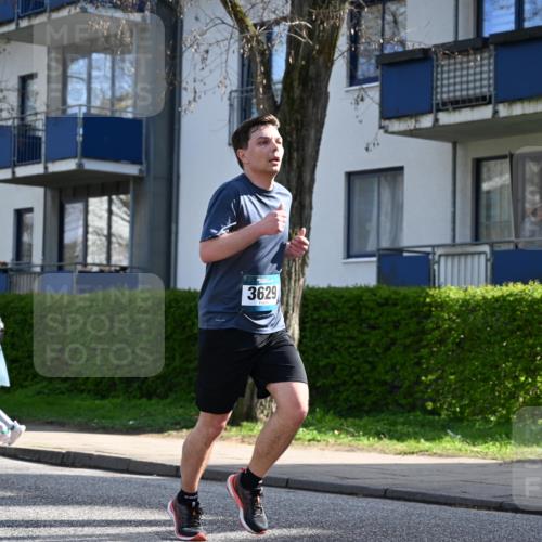 12.04.2026 - 45. Internationalen Wilhelmsburger Insellauf J. Mangold http://msf.ph/oto/9458588 12.04.2026 10:36:39 Ziel 2090, 5691, 3796, 2582, 3629, 3894, 4544, 3230, 4978, 5567, 2375, 2444, 3670, 2451, 2106, 4467, 4482 meine-sportfotos.de