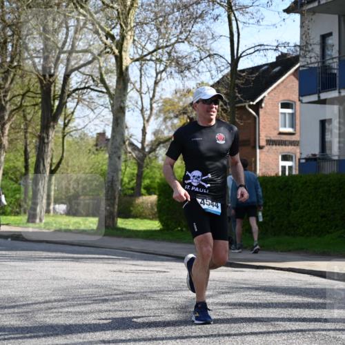 12.04.2026 - 45. Internationalen Wilhelmsburger Insellauf J. Mangold http://msf.ph/oto/9458596 12.04.2026 10:36:41 Ziel 2090, 5691, 3796, 2582, 3629, 3894, 4544, 3230, 4978, 5567, 2375, 2444, 3670, 2451, 2106, 4467, 4482, 4779 meine-sportfotos.de