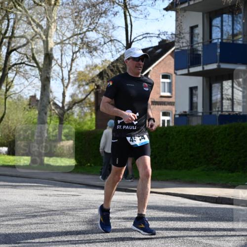 12.04.2026 - 45. Internationalen Wilhelmsburger Insellauf J. Mangold http://msf.ph/oto/9458599 12.04.2026 10:36:42 Ziel 5691, 3796, 2582, 3629, 3894, 4544, 3230, 4978, 5567, 2375, 2444, 3670, 2451, 2106, 4467, 4482, 4779, 3492 meine-sportfotos.de