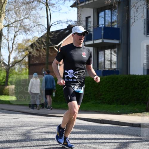 12.04.2026 - 45. Internationalen Wilhelmsburger Insellauf J. Mangold http://msf.ph/oto/9458603 12.04.2026 10:36:42 Ziel 5691, 3796, 2582, 3629, 3894, 4544, 3230, 4978, 5567, 2375, 2444, 3670, 2451, 2106, 4467, 4482, 4779, 3492 meine-sportfotos.de