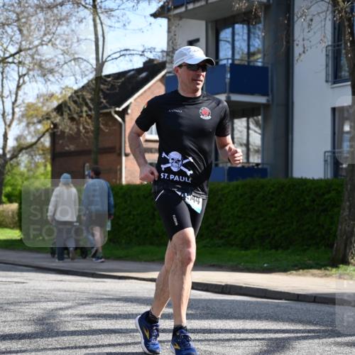 12.04.2026 - 45. Internationalen Wilhelmsburger Insellauf J. Mangold http://msf.ph/oto/9458605 12.04.2026 10:36:42 Ziel 5691, 3796, 2582, 3629, 3894, 4544, 3230, 4978, 5567, 2375, 2444, 3670, 2451, 2106, 4467, 4482, 4779, 3492 meine-sportfotos.de