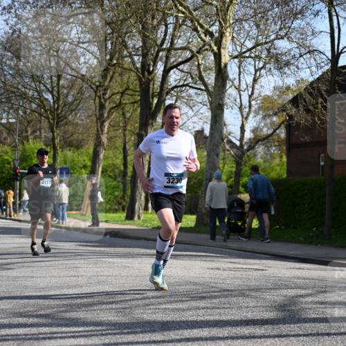 12.04.2026 - 45. Internationalen Wilhelmsburger Insellauf J. Mangold http://msf.ph/oto/9458619 12.04.2026 10:36:47 Ziel 2582, 3629, 3894, 4544, 3230, 4978, 5567, 2375, 2444, 3670, 2451, 2106, 4467, 4482, 4482, 4779, 3492, 5643, 3238 meine-sportfotos.de