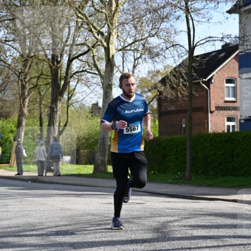 12.04.2026 - 45. Internationalen Wilhelmsburger Insellauf J. Mangold http://msf.ph/oto/9458635 12.04.2026 10:36:59 Ziel 4978, 5567, 2375, 2444, 3670, 2451, 2106, 4467, 4482, 4482, 4779, 3492, 5643, 3238, 2531, 5496 meine-sportfotos.de
