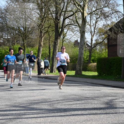 12.04.2026 - 45. Internationalen Wilhelmsburger Insellauf J. Mangold http://msf.ph/oto/9458647 12.04.2026 10:37:05 Ziel 5567, 2375, 2444, 3670, 2451, 2106, 4467, 4482, 4779, 3492, 5643, 3238, 2531, 5496, 5251, 3182, 2568, 2657 meine-sportfotos.de