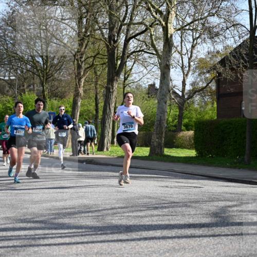 12.04.2026 - 45. Internationalen Wilhelmsburger Insellauf J. Mangold http://msf.ph/oto/9458648 12.04.2026 10:37:06 Ziel 5567, 2375, 2444, 3670, 2451, 2106, 4467, 4482, 4779, 3492, 3492, 5643, 3238, 2531, 5496, 5251, 3182, 2568, 2657 meine-sportfotos.de