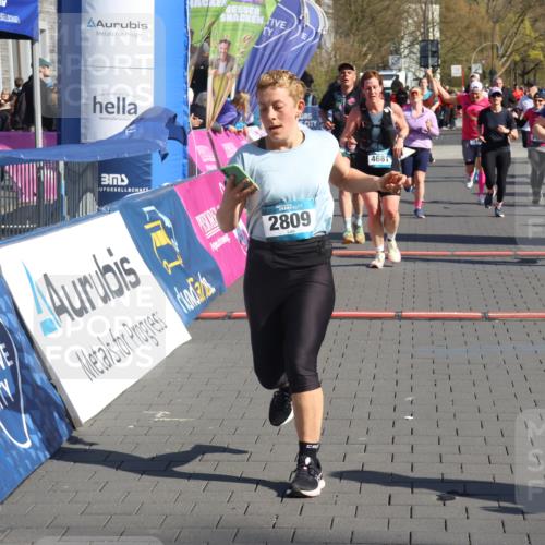 12.04.2026 - 45. Internationalen Wilhelmsburger Insellauf Strokosch-Dieckow http://msf.ph/oto/9458666 12.04.2026 10:48:27 Ziel 4330, 3311, 2809, 4415, 4681, 2373, 2384, 2442, 3631, 5578, 3414 meine-sportfotos.de