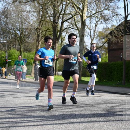 12.04.2026 - 45. Internationalen Wilhelmsburger Insellauf J. Mangold http://msf.ph/oto/9458667 12.04.2026 10:37:07 Ziel 5567, 2375, 2444, 3670, 2451, 2106, 4467, 4482, 4779, 3492, 5643, 5643, 3238, 2531, 5496, 5251, 3182, 2568, 2657 meine-sportfotos.de