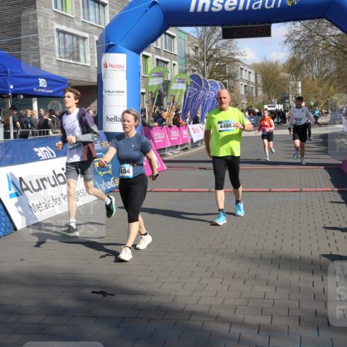 12.04.2026 - 45. Internationalen Wilhelmsburger Insellauf Strokosch-Dieckow http://msf.ph/oto/9458669 12.04.2026 11:05:07 Ziel 4484, 4486, 3678, 2204, 5570, 3679 meine-sportfotos.de