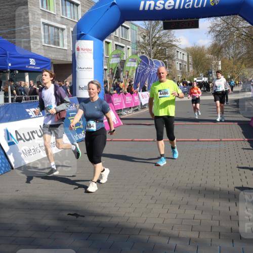 12.04.2026 - 45. Internationalen Wilhelmsburger Insellauf Strokosch-Dieckow http://msf.ph/oto/9458677 12.04.2026 11:05:08 Ziel 4484, 4486, 3678, 2204, 5570, 3679 meine-sportfotos.de