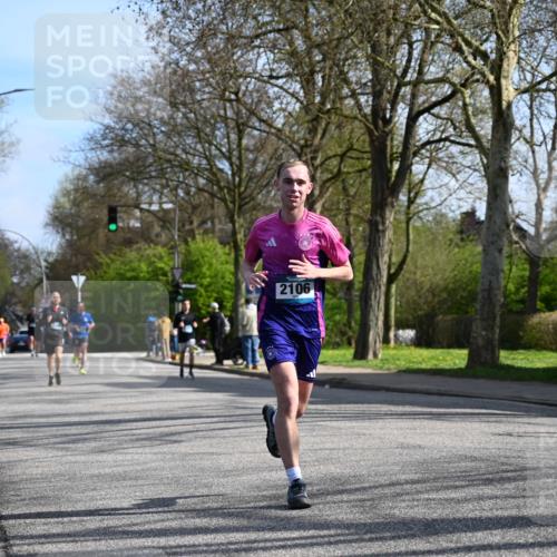 12.04.2026 - 45. Internationalen Wilhelmsburger Insellauf J. Mangold http://msf.ph/oto/9458717 12.04.2026 10:37:12 Ziel 2444, 3670, 2451, 2106, 4467, 4482, 4779, 3492, 5643, 3238, 2531, 5496, 5251, 5251, 3182, 2568, 2657, 4833, 5706 meine-sportfotos.de